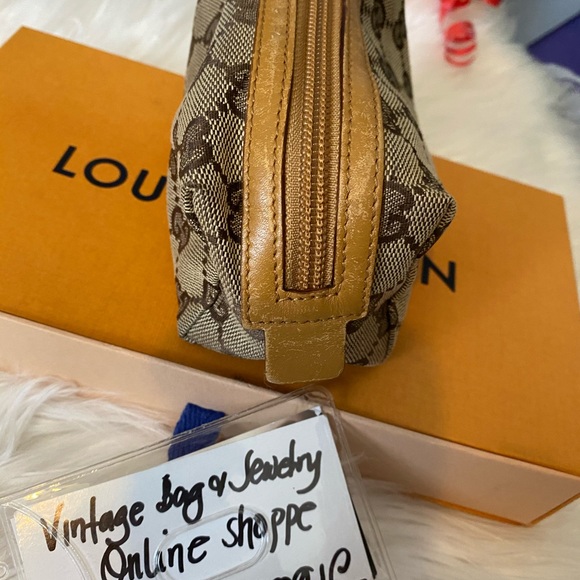 Pouch - Picture 3 of 9